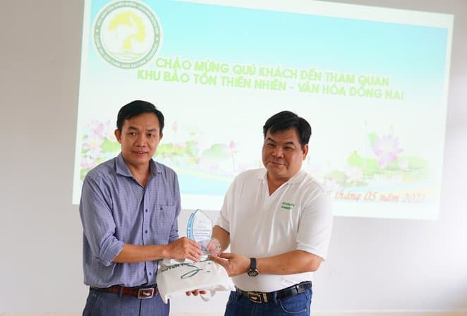 Logo khu du lịch sinh thái hồ Bà Hào