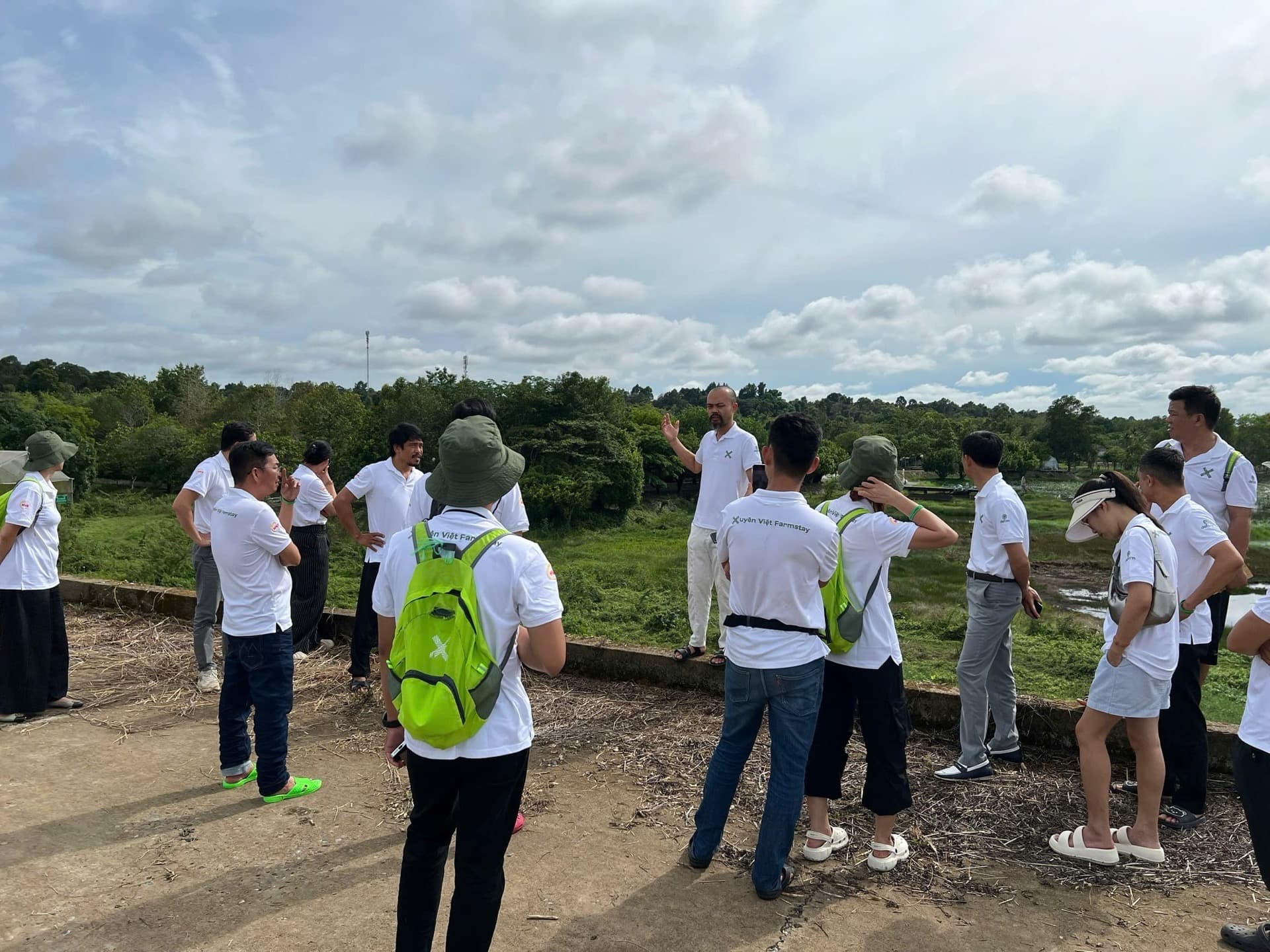 Hồ Bà Hào Glamping