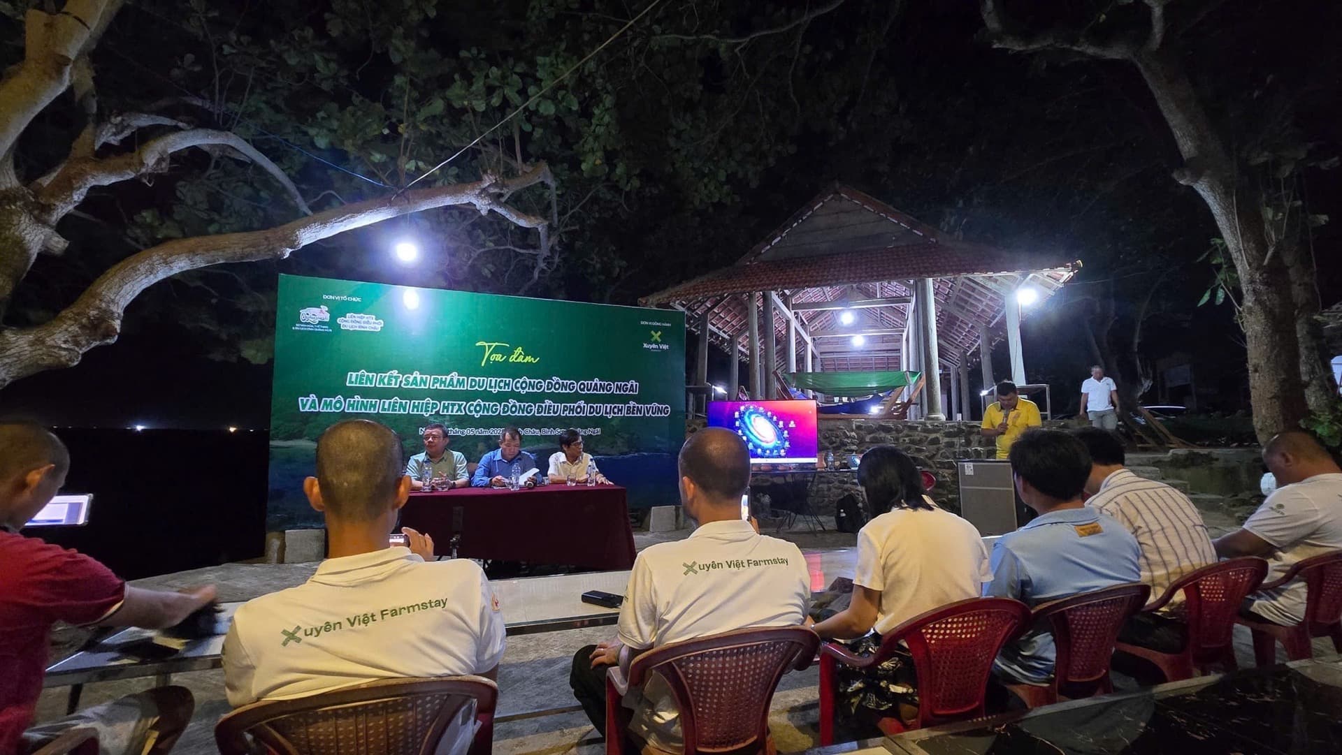 talkshow "Liên kết sản phẩm du lịch cộng đồng Quảng Ngãi và mô hình liên hiệp HTX cộng đồng điều phối du lịch bềnh vững"